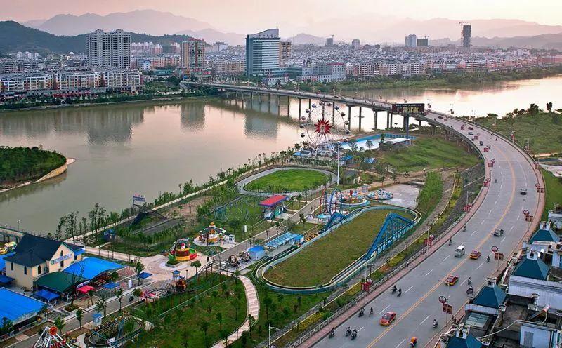 修水县41台秸秆禁烧巡航无人机正式“上岗”(图1) 修水县41台秸秆禁烧巡航无人机正式“上岗”(图1)